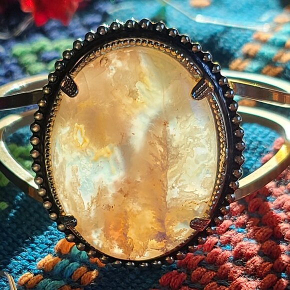 Vintage Yellow & White Plume Agate Stone, Gold Finish Metal , Clamper Bracelet - Picture 1 of 4